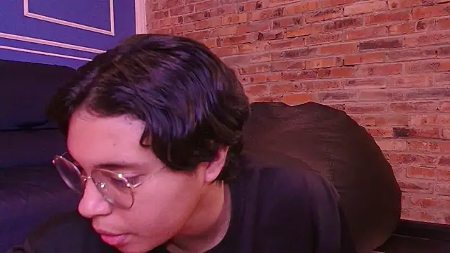 Emmapark  online show from November 2025 02:43:02 PM