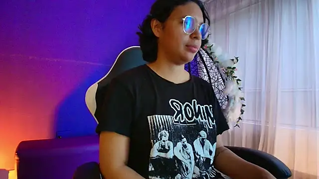 Emmapark  online show from March 2026 07:26:02 PM