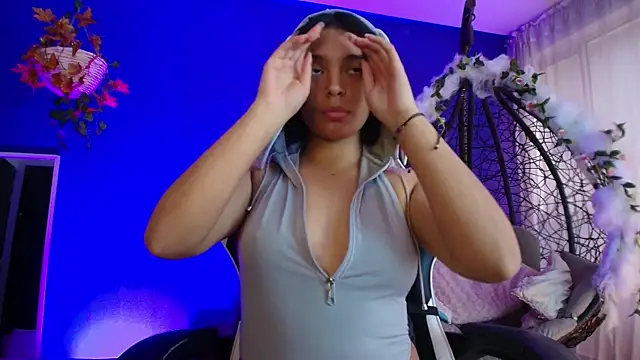 Emmapark  online show from March 2026 06:32:01 PM