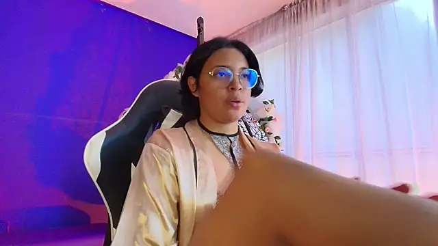 Emmapark  online show from February 2026 07:44:01 PM