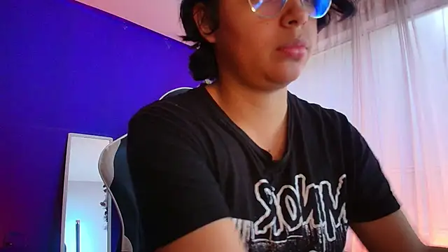 Emmapark  online show from January 2026 07:23:01 PM