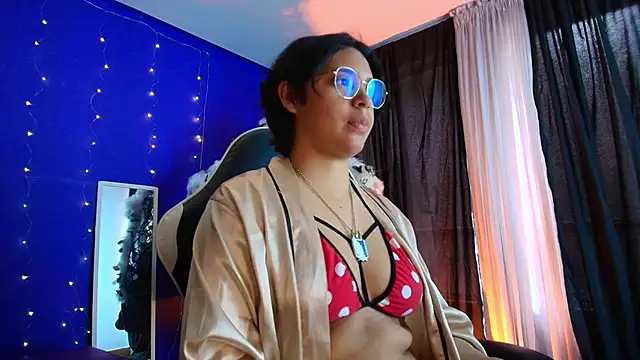 Emmapark  online show from January 2026 06:37:01 PM