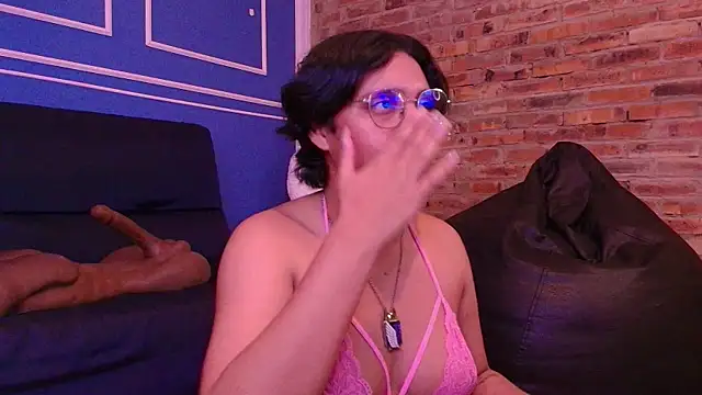 Emmapark  online show from December 2025 07:13:01 PM