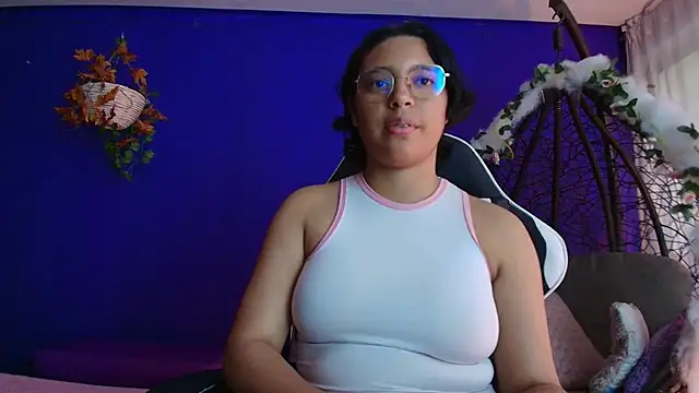 Emmapark  online show from February 2026 06:38:02 PM