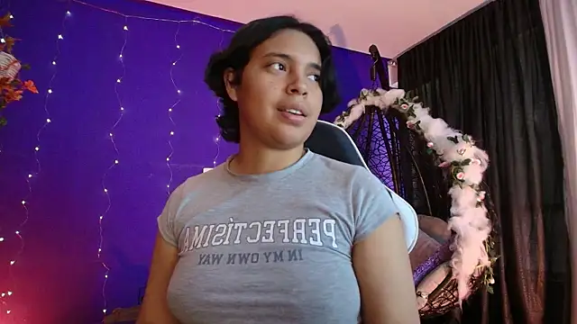 Emmapark  online show from January 2026 07:17:01 PM