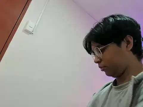 Emmapark  online show from February 2025 06:44:02 PM