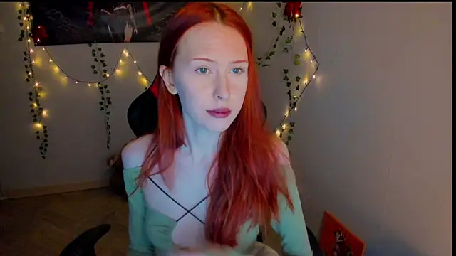 FruttiTatti online show from December 2025 06:28:02 PM