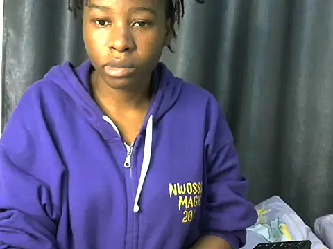 Snapshot of Novah_ chatting on June 2026 01:23:02 AM Novah online show from June 2026 01:23:02 AM
