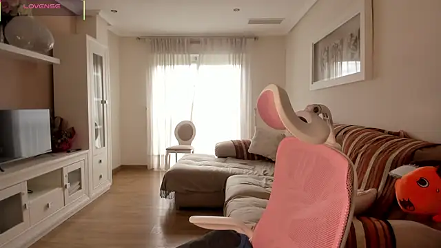 bella apont online show from November 2025 10:48:01 AM