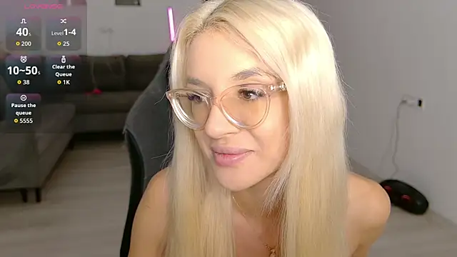 Snapshot of LovelyBianca chatting on June 2026 08:25:02 PM LovelyBianca online show from June 2026 08:25:02 PM