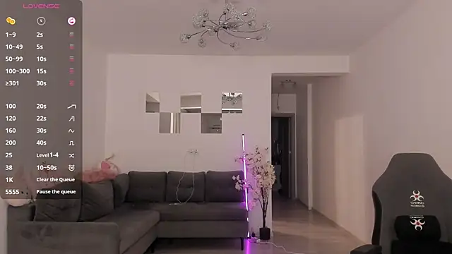 LovelyBianca online show from April 2026 08:59:02 PM