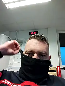 Snapshot of Au_plaisir_des_femmes chatting on November 2025 03:56:02 PM Au plaisir des femmes online show from November 2025 03:56:02 PM