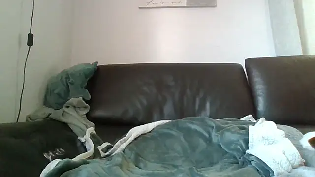 Snapshot of Au_plaisir_des_femmes chatting on October 2025 06:46:02 AM Au plaisir des femmes online show from October 2025 06:46:02 AM