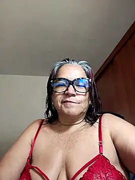 MARIANMILLS   online show from December 2025 01:21:01 PM