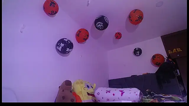 Yinn Silver online show from November 2025 09:14:02 AM