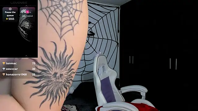 Snapshot of Madison_Jackson chatting on December 2024 09:28:01 PM Madison Jackson online show from December 2024 09:28:01 PM