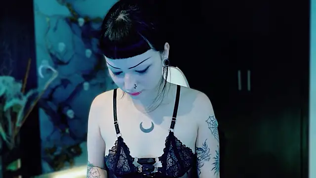 Snapshot of Madison_Jackson chatting on November 2025 10:32:01 PM Madison Jackson online show from November 2025 10:32:01 PM