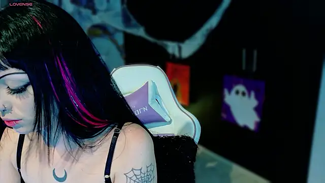 Snapshot of Madison_Jackson chatting on October 2025 09:15:01 PM Madison Jackson online show from October 2025 09:15:01 PM