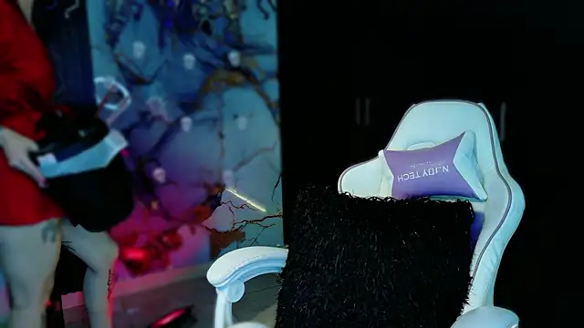 Snapshot of Madison_Jackson chatting on November 2025 10:26:02 PM Madison Jackson online show from November 2025 10:26:02 PM