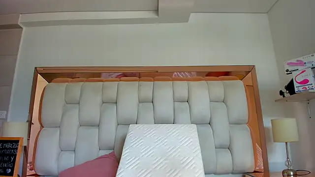 emilyparkerr01 online show from October 2025 03:08:01 PM