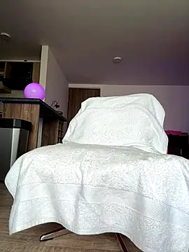 Georgiafox online show from September 2025 03:49:01 PM