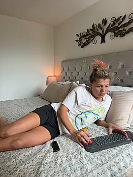 Georgiafox online show from October 2025 04:28:02 PM