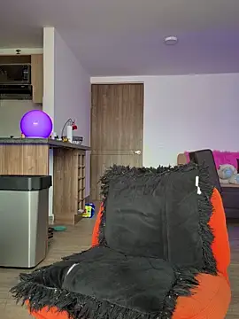 Georgiafox online show from September 2025 03:37:01 PM