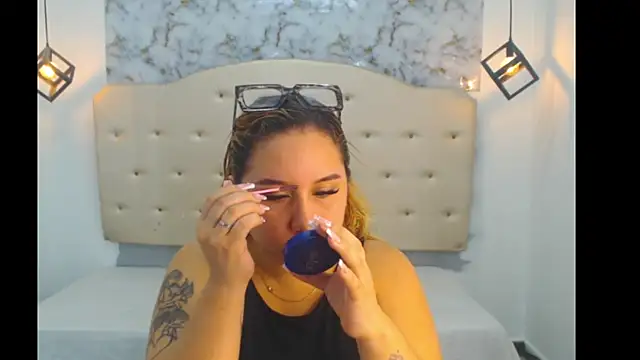 Kathiasaints online show from April 2026 07:06:02 PM