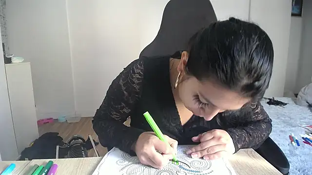 Contantin helena online show from January 2026 01:37:01 PM