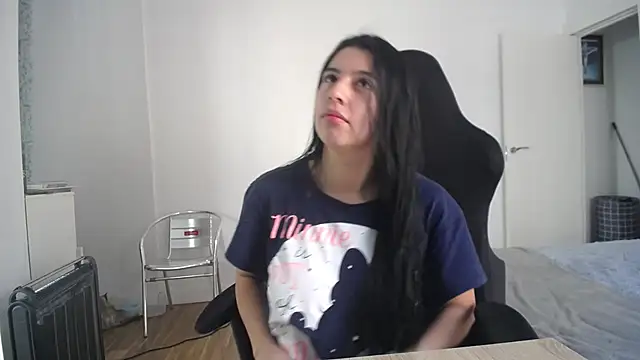 Contantin helena online show from January 2026 01:47:01 PM