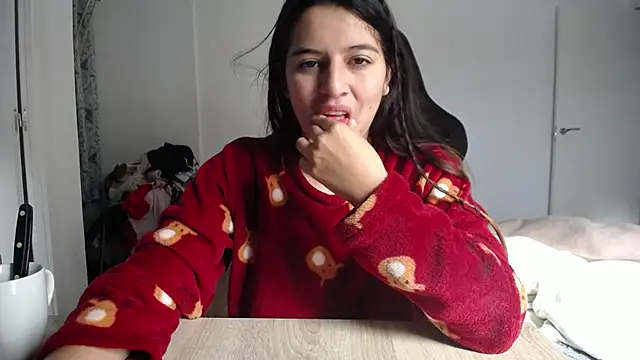 Contantin helena online show from December 2025 10:25:02 AM