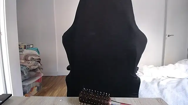 Contantin helena online show from November 2025 04:10:01 PM