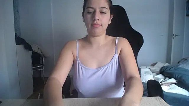 Contantin helena online show from January 2026 01:37:02 PM