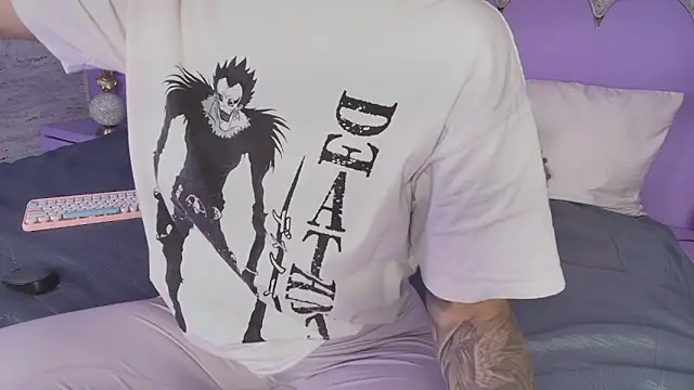 Giaa Ross online show from April 2026 07:39:01 PM