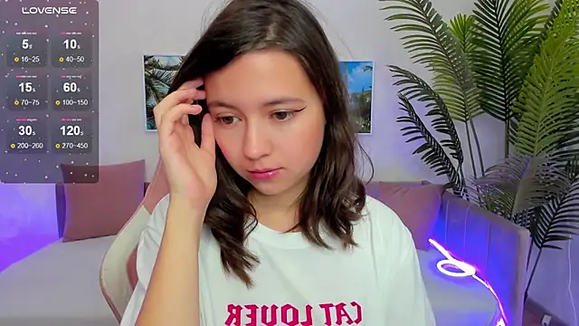 Lina Brownie online show from October 2025 02:26:01 AM