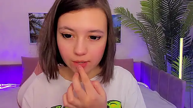 Lina Brownie online show from March 2025 05:27:01 AM