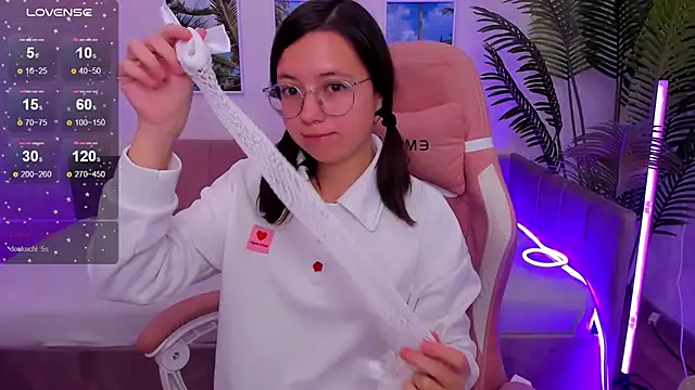 Lina Brownie online show from October 2025 02:35:01 AM
