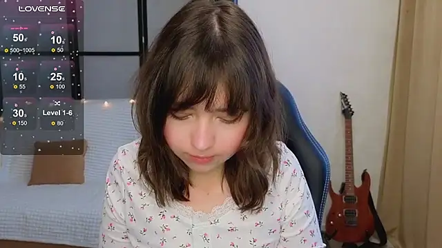 Snapshot of Lina_Brownie chatting on December 2025 04:33:01 AM Lina Brownie online show from December 2025 04:33:01 AM