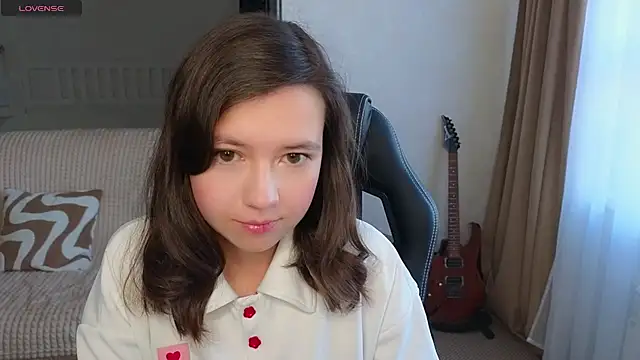 Lina Brownie online show from October 2025 04:06:01 AM