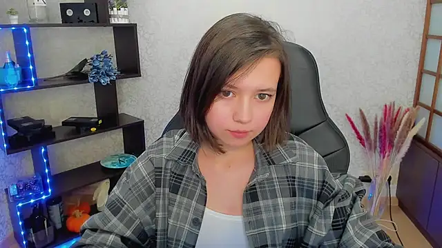 Lina Brownie online show from January 2025 06:12:01 AM