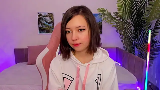 Lina Brownie online show from February 2025 01:47:02 AM
