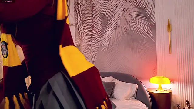 Miley Smile online show from October 2025 04:42:01 AM