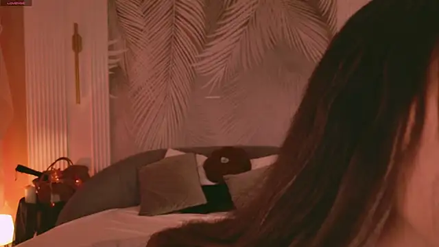 Miley Smile online show from October 2025 05:52:02 AM