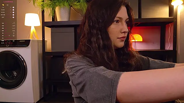 Miley Smile online show from November 2025 06:16:02 AM