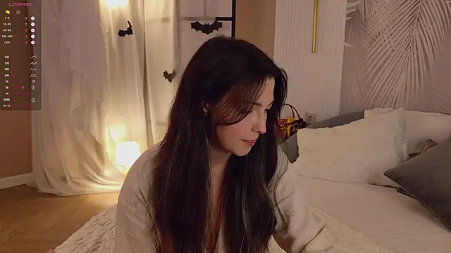 Miley Smile online show from November 2025 05:28:02 PM