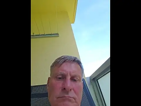 johnnym1 online show from May 2026 12:44:01 PM