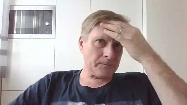 johnnym1 online show from February 2026 12:59:01 PM