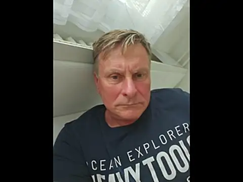 johnnym1 online show from March 2026 01:24:01 PM