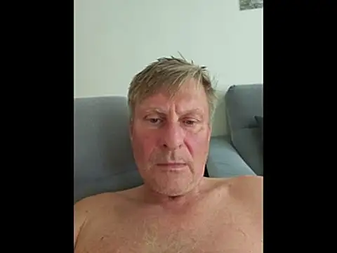 johnnym1 online show from April 2026 02:32:02 PM