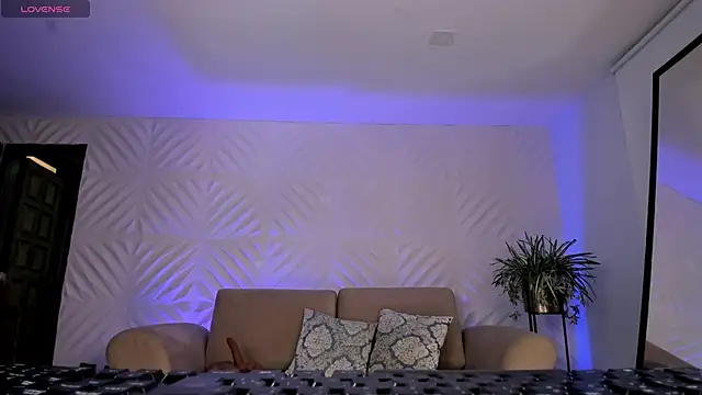 RoxanneHill  online show from February 2026 12:46:02 PM